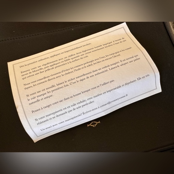 Yvonne Yvonne chain and leather shoulder bag purse black gold accents - Picture 8 of 9